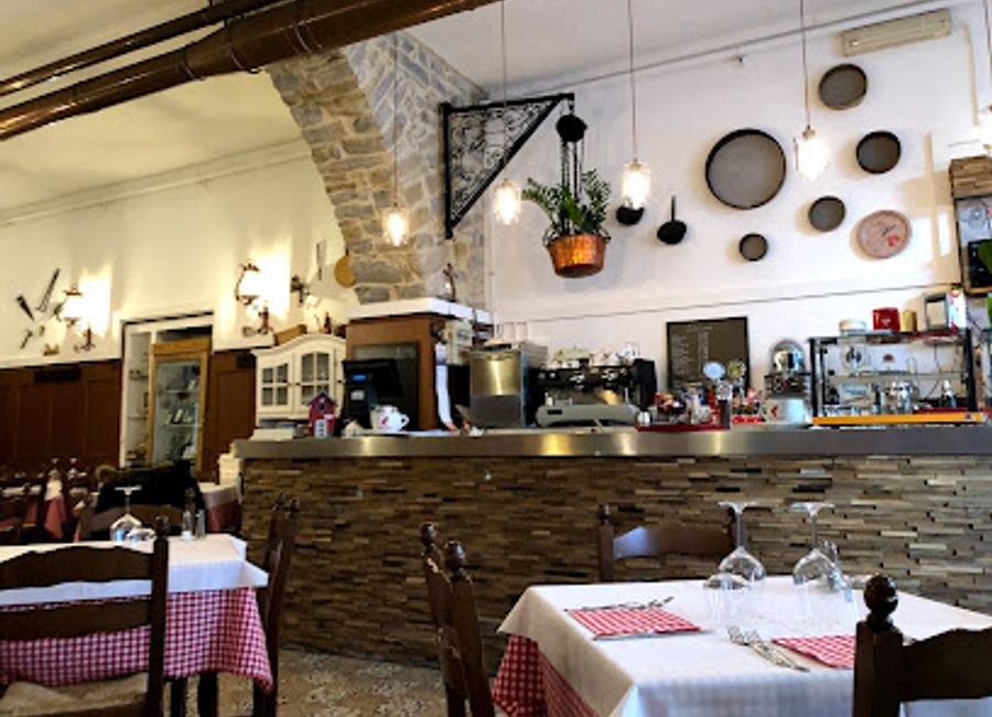 Experience authentic Italian dining at Trattoria Al Collio in Trieste, featuring fresh seafood and exquisite flavors in a charming atmosphere.