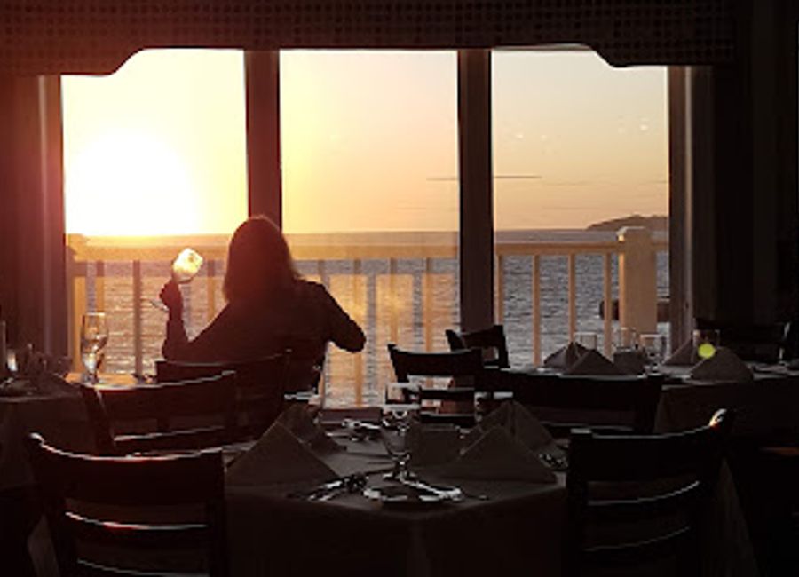 Discover Anchor Pub in Rocky Harbour - where delicious local flavors meet breathtaking coastal views in Morne National Park.