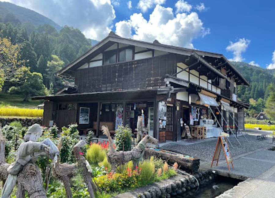 Discover authentic Japanese flavors at Zensuke in Shirakawa-go—home to exquisite kushiyaki amidst breathtaking heritage scenery.