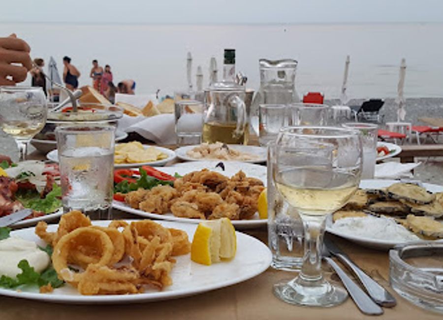 Discover authentic Mediterranean flavors at Medusa Seafood Restaurant in Leptokarya - where every dish tells a story of the sea.