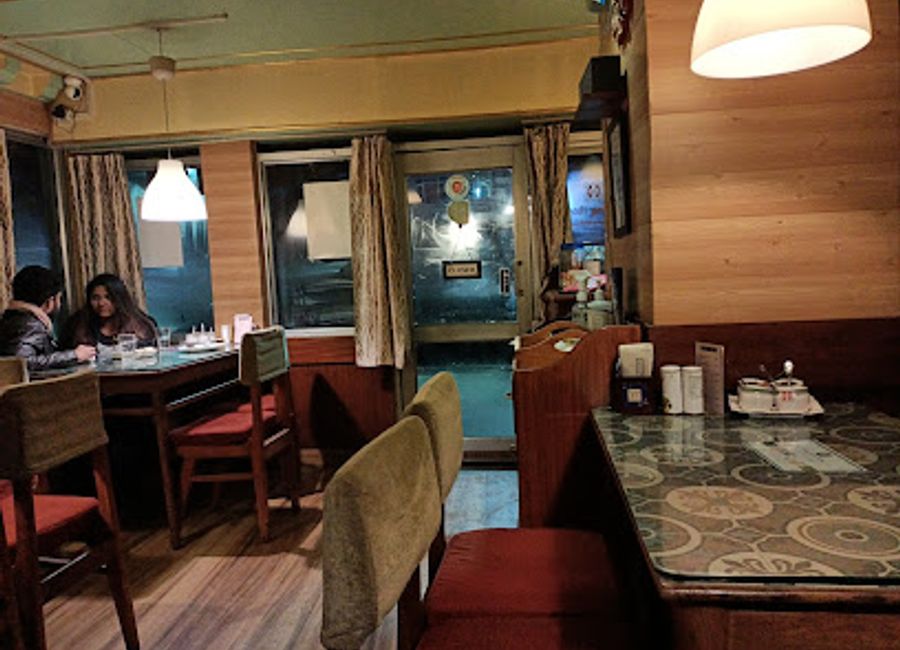 Discover authentic Tibetan, Chinese, and Korean cuisine at Dekevas Restaurant in Darjeeling's vibrant Chauk Bazaar.