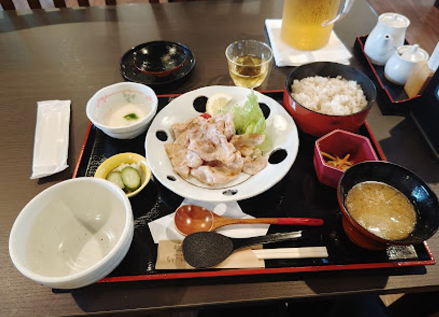 Experience authentic Japanese flavors at Tororoya in Tanabe, Wakayama—an essential stop on your culinary journey through Japan.