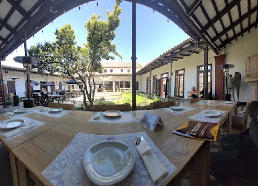 Discover the vibrant flavors of Argentina at Patio San Francisco in Salta – where every meal is a celebration of local cuisine.