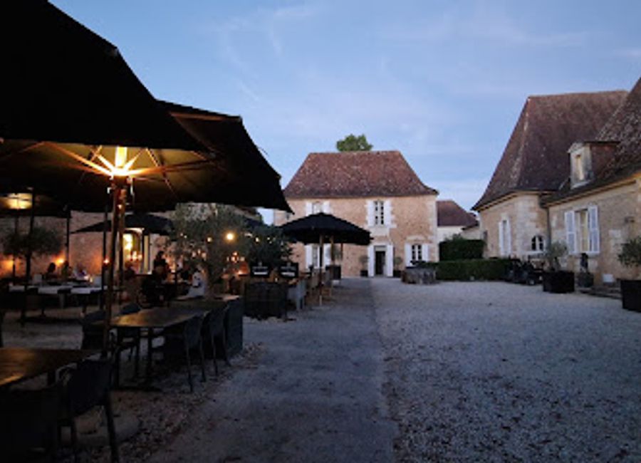 Experience fine French dining at Château Les Merles - where tradition meets innovation in the heart of Dordogne.