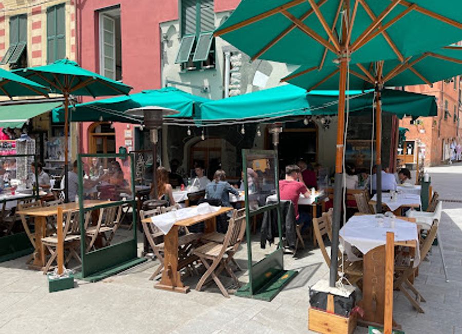 Experience authentic Italian and fresh seafood cuisine at Ristorante Ciak in Monterosso al Mare - a must-visit for food lovers.