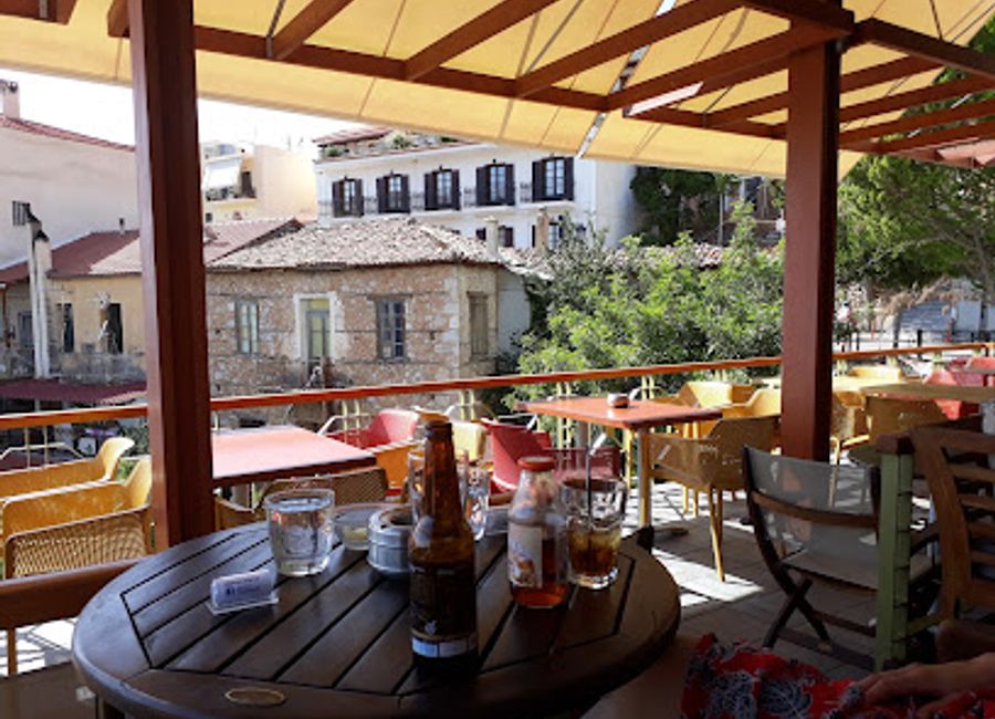 Discover Agora Cafe in Delphi – where great coffee meets stunning views and delightful pizza.