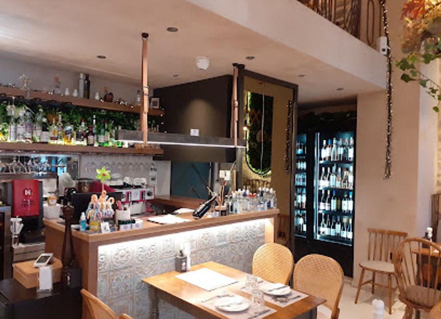 Discover authentic Greek flavors at Espero Gastrotavern in Nafplio—where tradition meets culinary artistry.