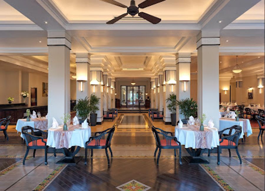 Experience the exquisite blend of traditional Vietnamese cuisine and modern elegance at Nhà hàng Le Parfum in Huế.