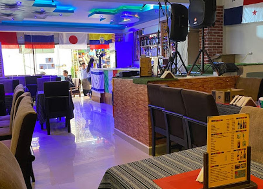 Experience the best of Peruvian cuisine at Magguis Grill Craft Beer in Aguas Calientes—delicious food paired with exquisite local craft beers await you.