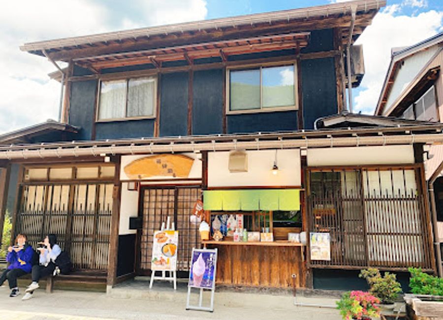 Discover authentic Soba noodles at Hidaji, a charming Syokudo restaurant nestled in Shirakawa's picturesque landscape.