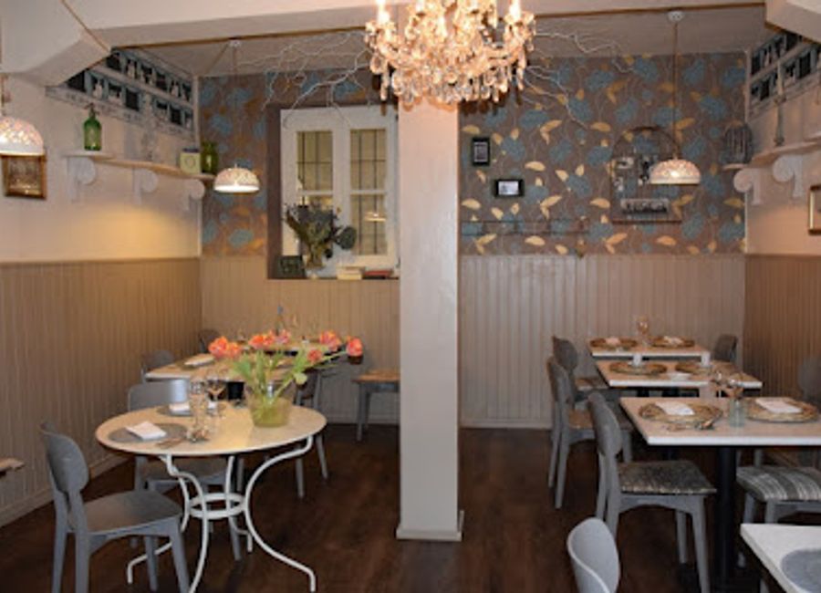 Discover authentic Italian cuisine at Osteria La Gatta Matta in Parma – where traditional flavors meet cozy charm.