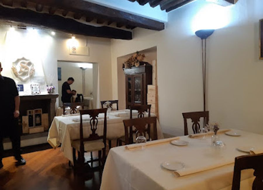 Experience authentic Italian cuisine in Urbino at Ristorante Antica Osteria Da La Stella, where tradition meets culinary excellence.