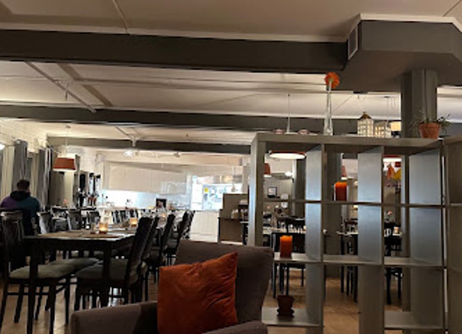 Experience authentic Norwegian cuisine at Restaurant Bevares in Leknes - where local flavors meet culinary artistry.