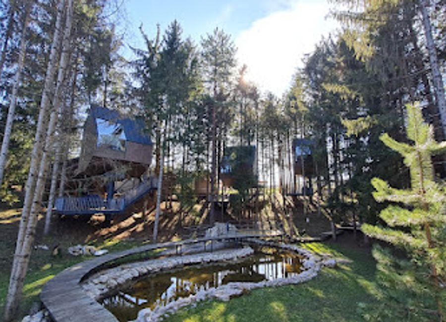 Experience authentic Croatian cuisine amidst stunning natural beauty at Plitvice Holiday Resort Restaurant.