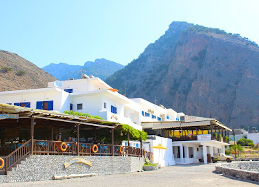 Experience authentic Greek cuisine at Taverna Tarra in Agia Roumeli – where flavor meets tradition amidst stunning natural beauty.