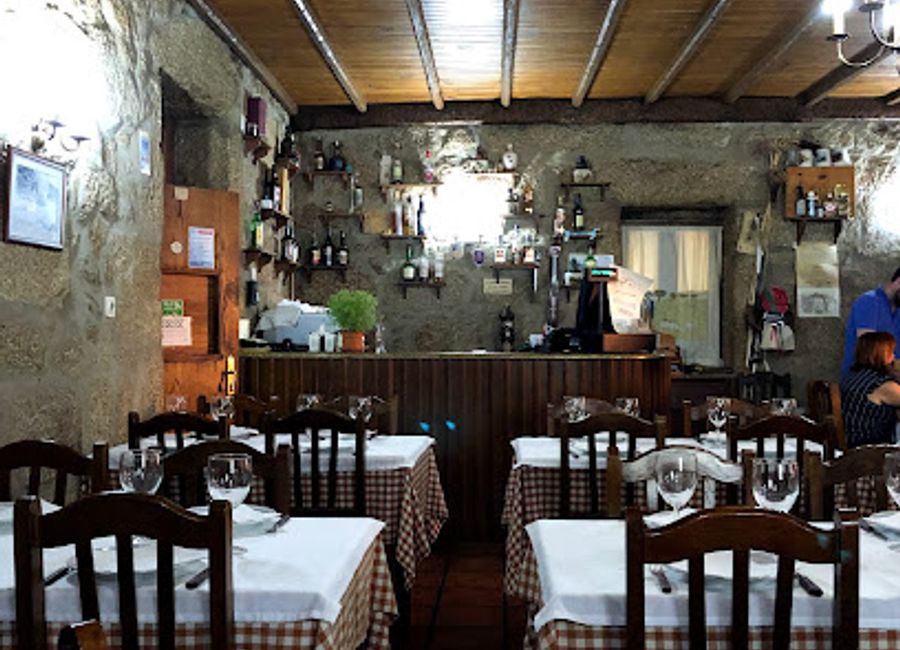 Discover authentic Portuguese cuisine at Restaurante Solar do Montemuro in Cinfães - where tradition meets taste.