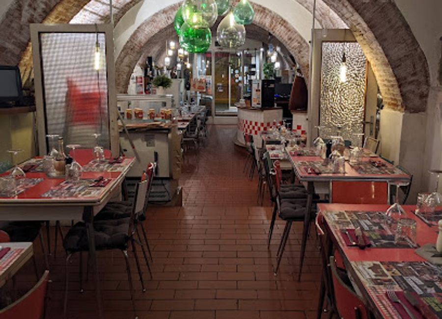 Experience authentic Italian flavors at Porcavacca in Arezzo - where exquisite meat dishes meet local culinary traditions.