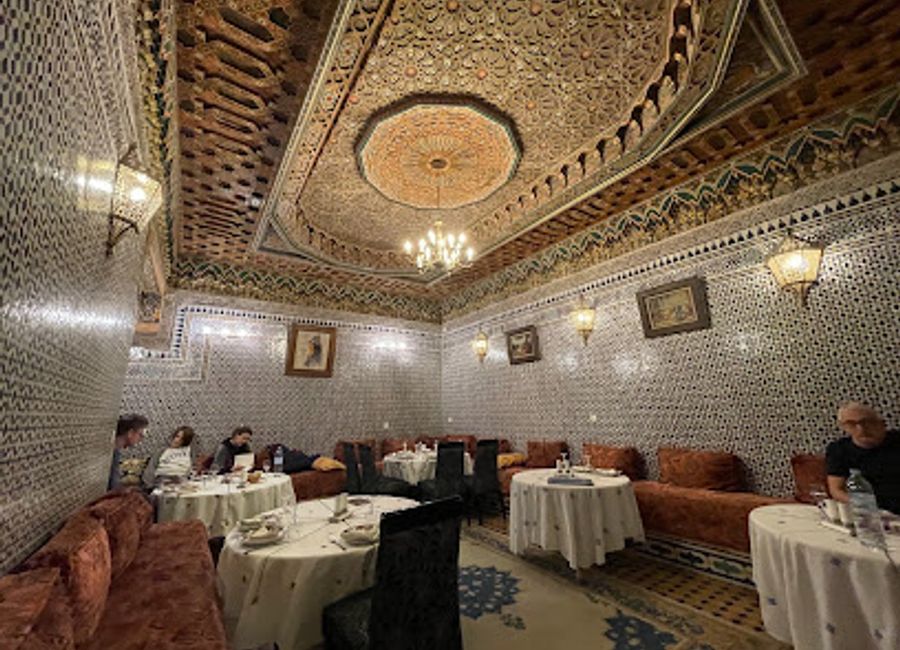 Experience authentic Moroccan cuisine at Restaurant Dar Hatim in Fès - where every meal tells a story of tradition and flavor.