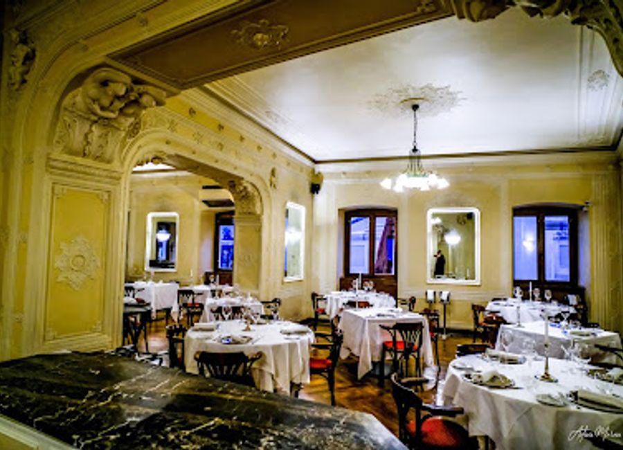 Discover Caffè Tommaseo: An iconic restaurant in Trieste offering exquisite Italian cuisine amidst rich history and vibrant culture.