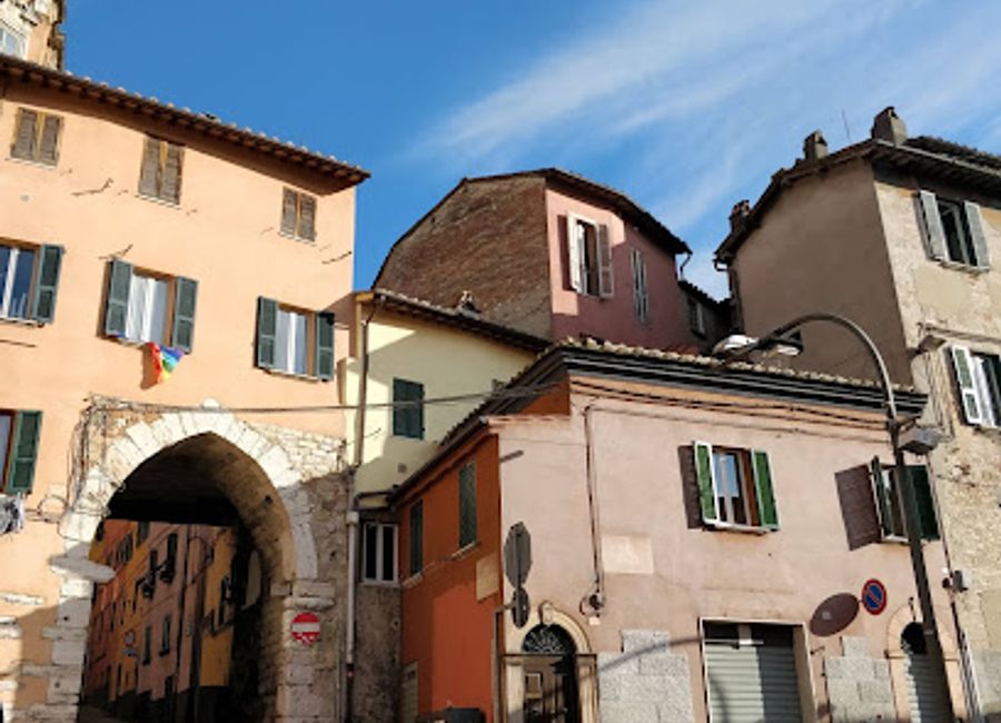 Experience authentic Italian flavors at La Bottega di Perugia, where delicious sandwiches meet exceptional quality at affordable prices.