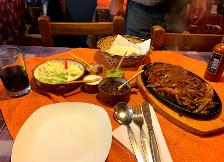 Experience the vibrant flavors of authentic Indian cuisine at Chilli Heaven in Huaraz – a culinary haven for food lovers.