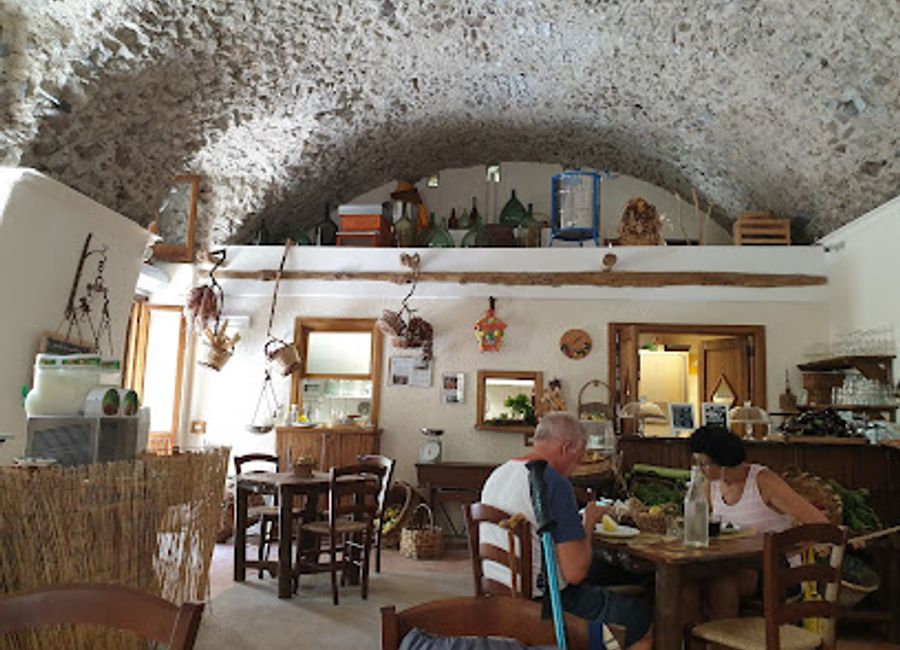 Discover the essence of Italian cuisine at Agricola Fore Porta: an organic farmstay offering authentic flavors amid stunning Amalfi Coast views.