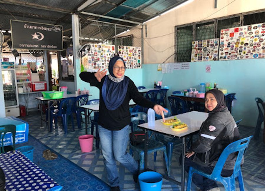 Experience authentic halal cuisine at Mae Hong Son Islamic Restaurant - where flavor meets tradition in every dish.