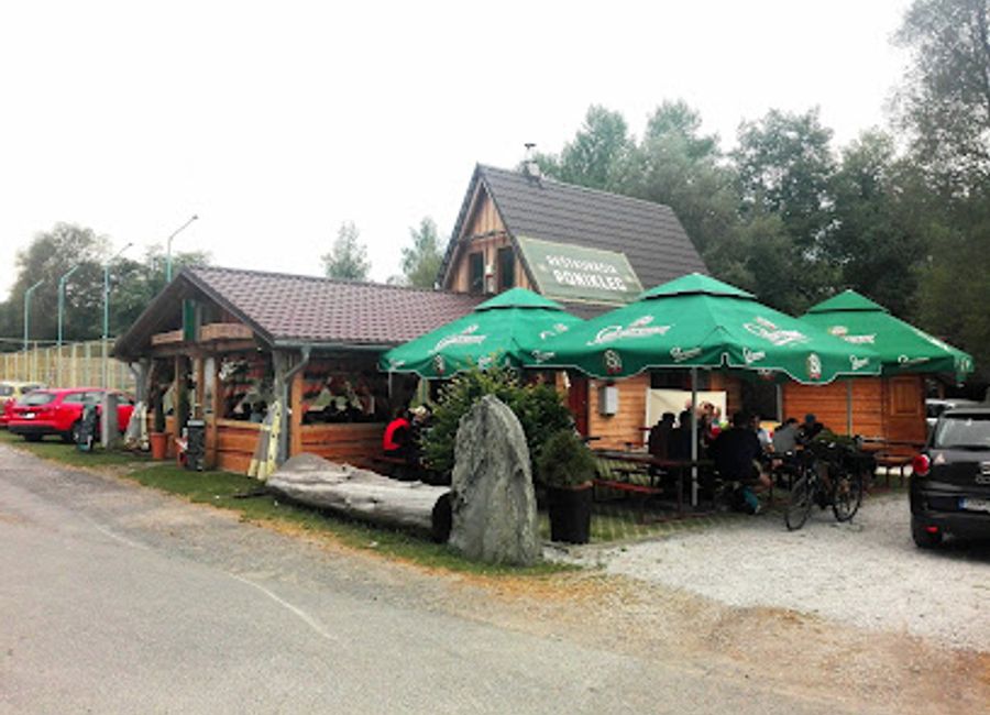 Experience authentic Slovakian cuisine at Reštaurácia PONIKLEC in Hrabušice – where tradition meets taste in a picturesque setting.