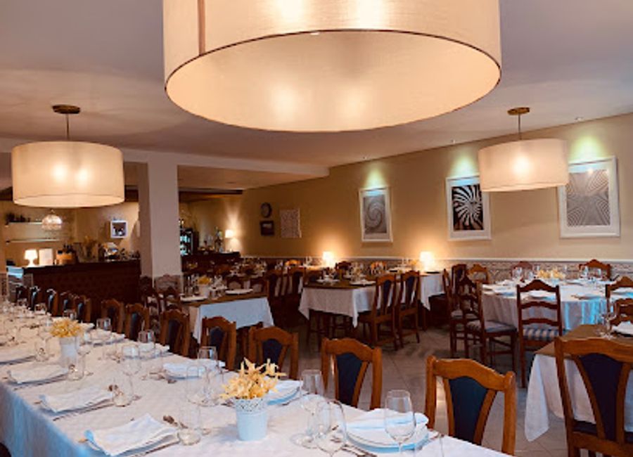 Discover authentic Portuguese flavors at Restaurante Diamante Azul in Ponte de Lima - a culinary journey you won't forget!