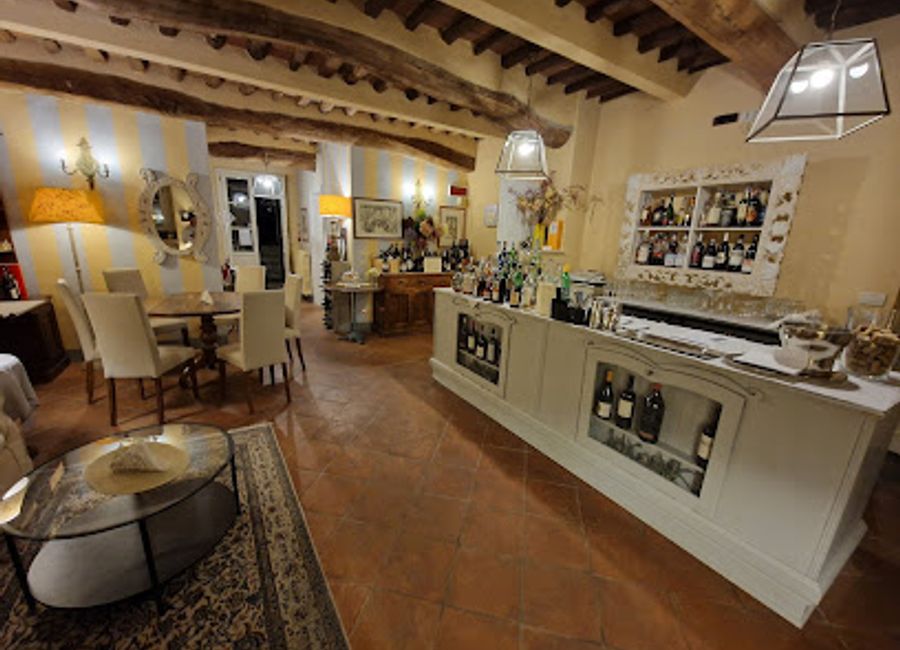 Discover Ristorante Botton d'Oro in Lucca: Authentic Northern Italian Cuisine with Stunning Views and Exceptional Service.