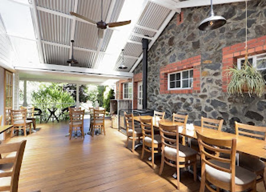 Discover Earthwater Café: A charming spot in Mole Creek for delicious coffee and breakfast amidst stunning gardens.