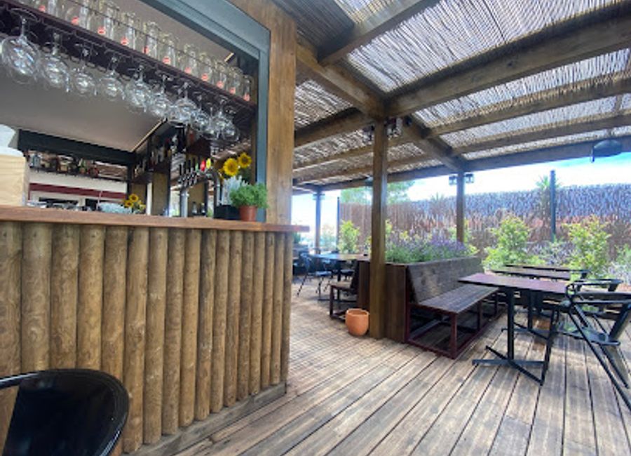 Experience vibrant dining at Manjedoura Restaurante Bar in Vila Nova de Milfontes - where local flavors meet exceptional cocktails.