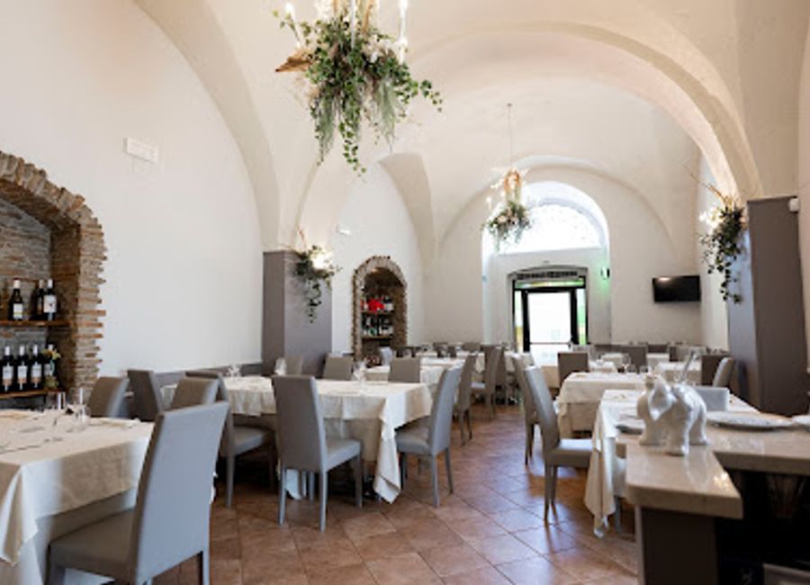 Experience authentic Italian cuisine at Tibbasta Ristorante in Gravina in Puglia, where every dish is crafted with passion and tradition.