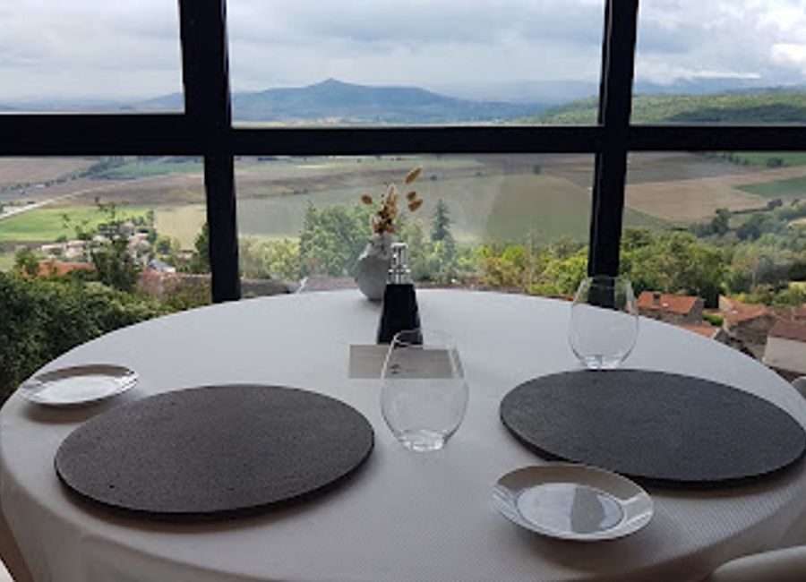 Discover exquisite Haute French cuisine at Hôtel Restaurant Origines in Le Broc – where culinary artistry meets exceptional hospitality.