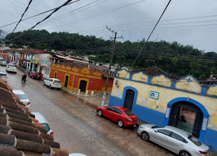 Experience authentic Mexican cuisine at Chef Claudia Sántiz in San Cristóbal de las Casas, where every dish tells a story of flavor.