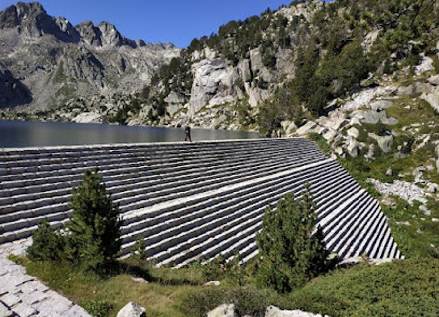 Experience authentic Spanish flavors at Restaurant Juquim in Espot - a culinary haven nestled in breathtaking surroundings.