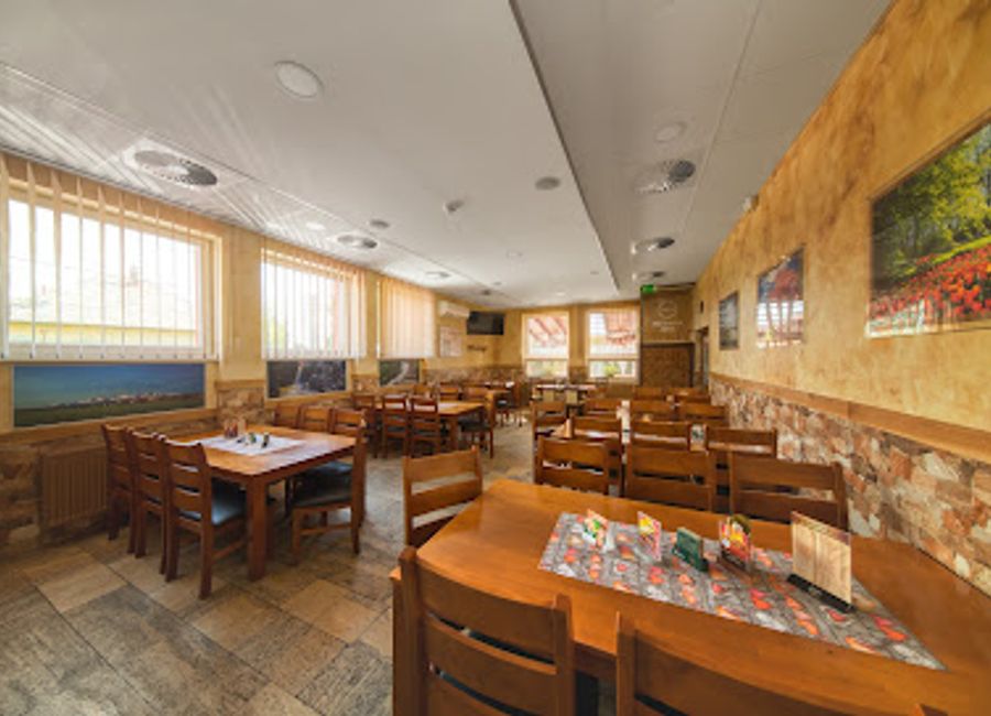 Experience authentic Slovakian cuisine at MIMOKLUB & Antonio stravovanie in Spišské Tomášovce - where every meal is a celebration of local flavors.