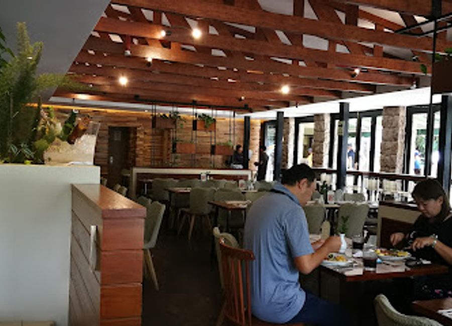 Experience authentic Peruvian cuisine at Restaurante Tinkuy Buffet in Aguas Calientes – where breathtaking views meet delectable flavors.