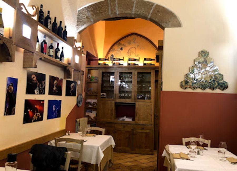 Experience authentic Italian cuisine at Trattoria del Moro Aronne in Orvieto - where tradition meets flavor in every dish.