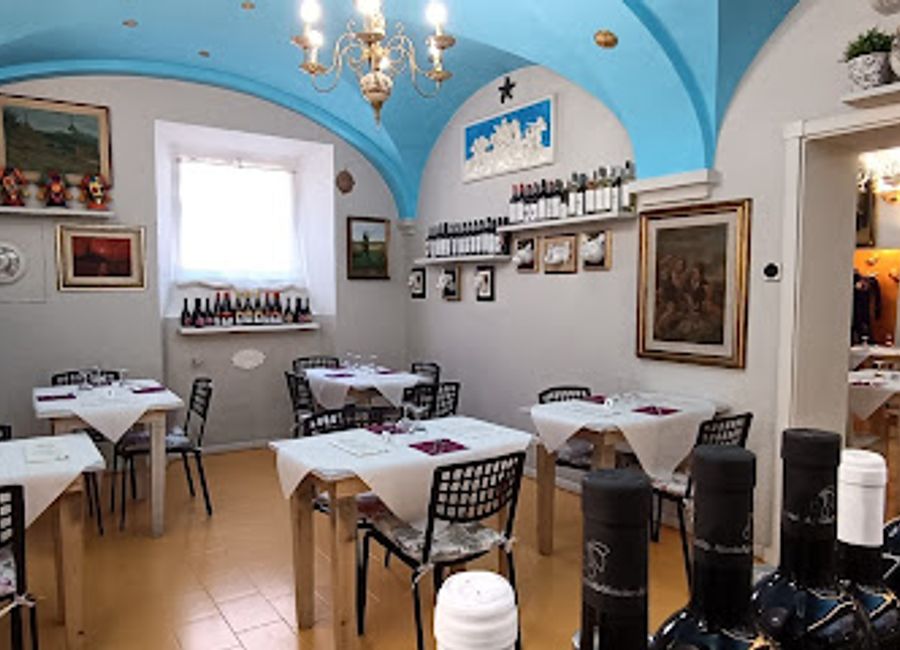 Experience authentic Italian cuisine and exquisite wines at Atabulus Enoteca con Cucina in beautiful Urbino.