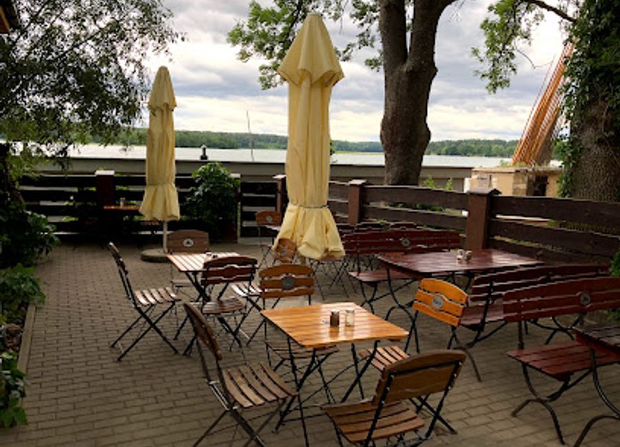 Discover Smażalnia Pluski: Where Fresh Fish Meets Cozy Atmosphere in Beautiful Pluski.