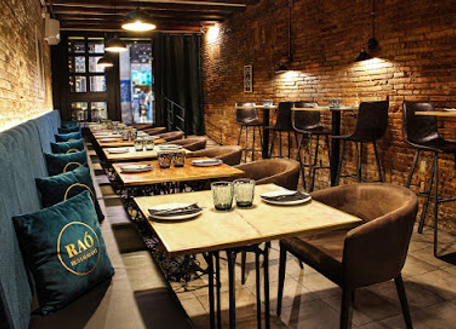 Savor the essence of Catalonian gastronomy at RAO Restaurant in Barcelona – a delightful fusion of tradition and flavor awaits you.