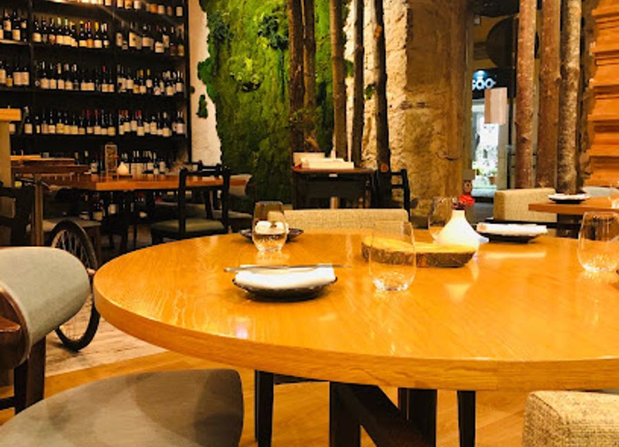 Experience exquisite Portuguese cuisine at Restaurante Notes Bar & Kitchen in Coimbra - where tradition meets innovation.