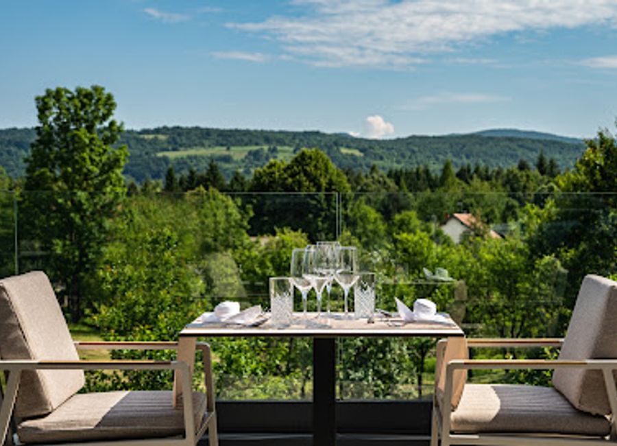 Experience authentic Croatian cuisine at Restaurant & Wine Bar Palcich in Rakovica—where tradition meets modern dining.