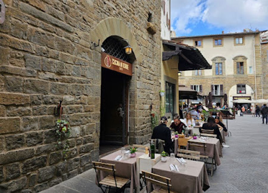 Experience authentic Tuscan cuisine at Cinto-Cucina In Torre - where tradition meets modern flavor in the heart of Florence.