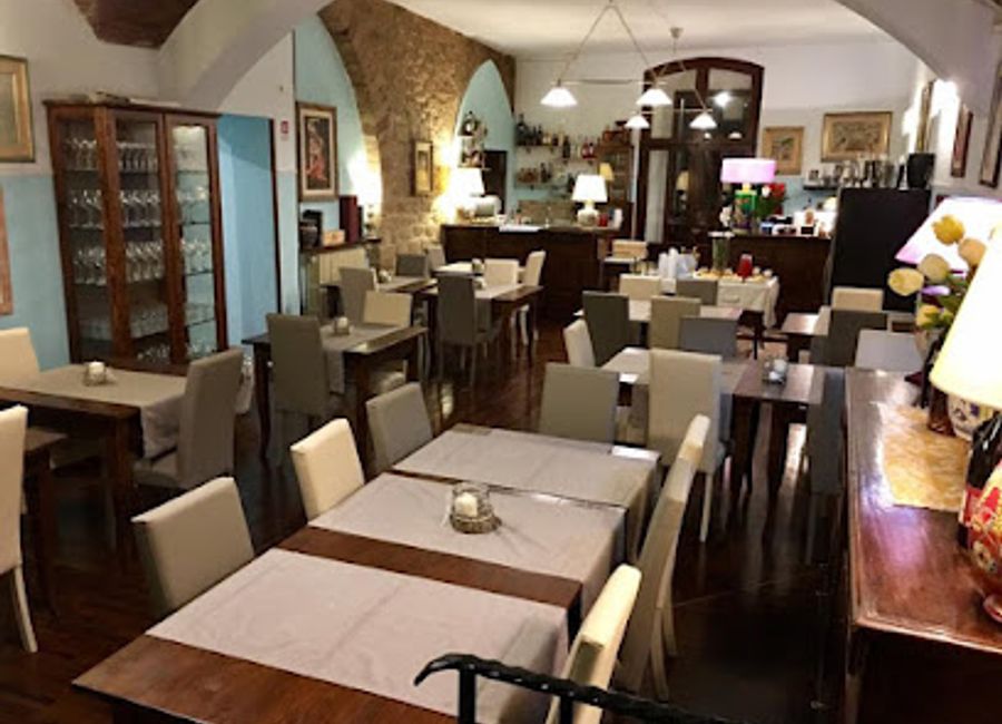 Experience authentic Italian and seafood cuisine at Locanda del Morlacchi in Perugia—where tradition meets taste.