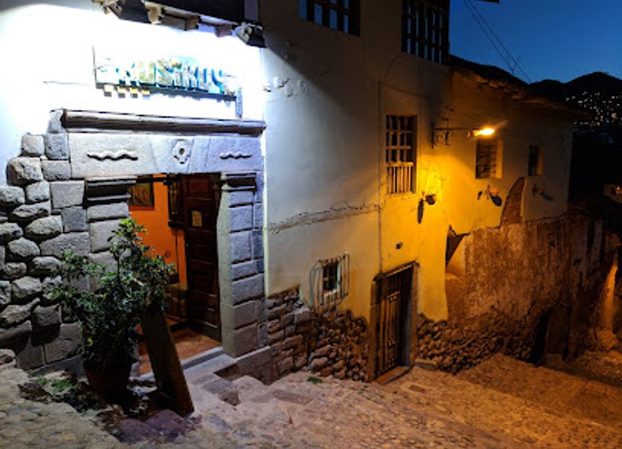 Discover authentic Peruvian flavors at Kusikuy Restaurante in Cusco's historic center—an unforgettable culinary experience awaits.