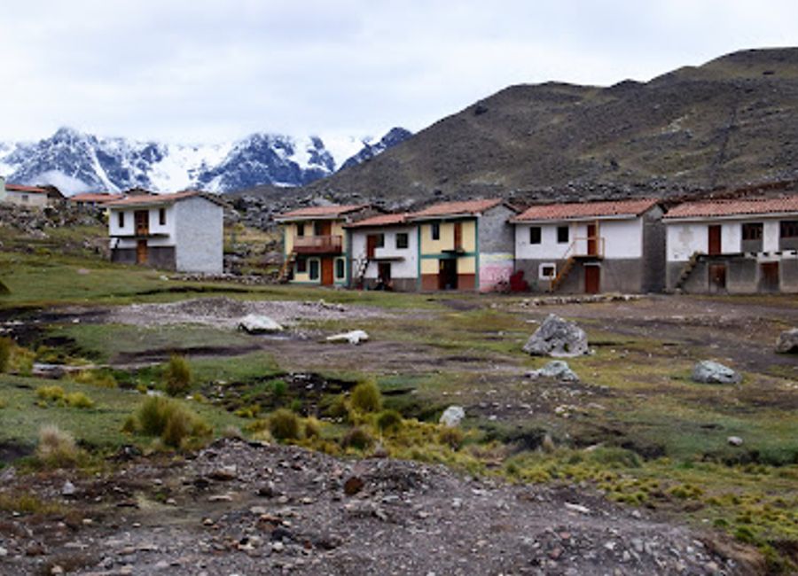 Discover delectable Italian cuisine at Restaurante Pizzeria Ausangate in Pajchanta - perfect for pizza lovers seeking authentic flavors.