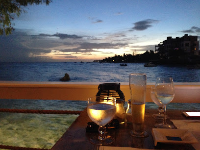 The 10 best bars near Primo Bar & Bistro (2026 ranked)