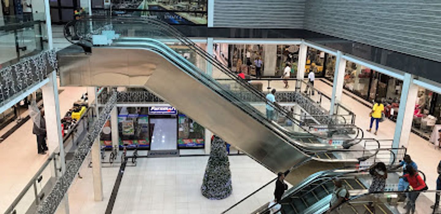 Carl List Mall